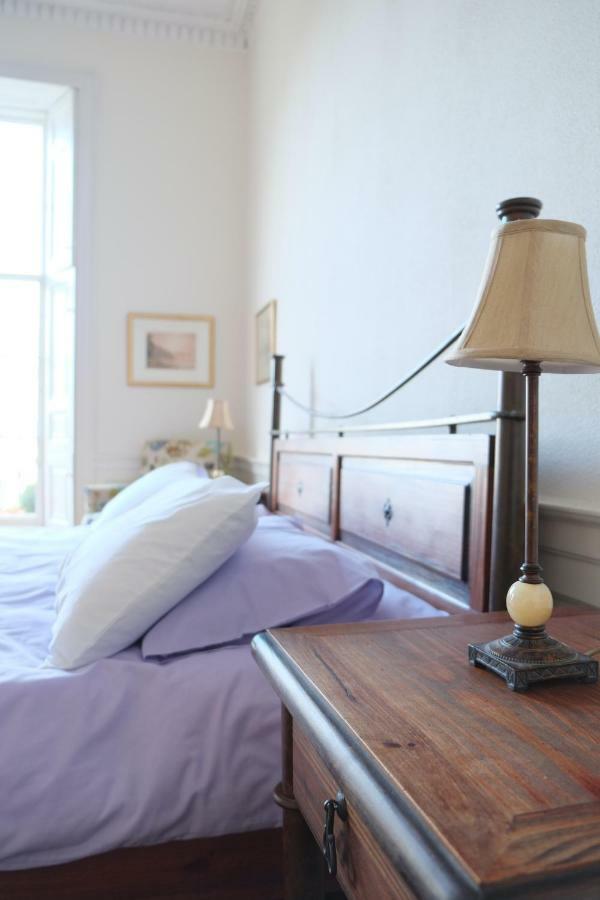 Stylish New Town Property: With Secure Off Street Parking Apartment EDI