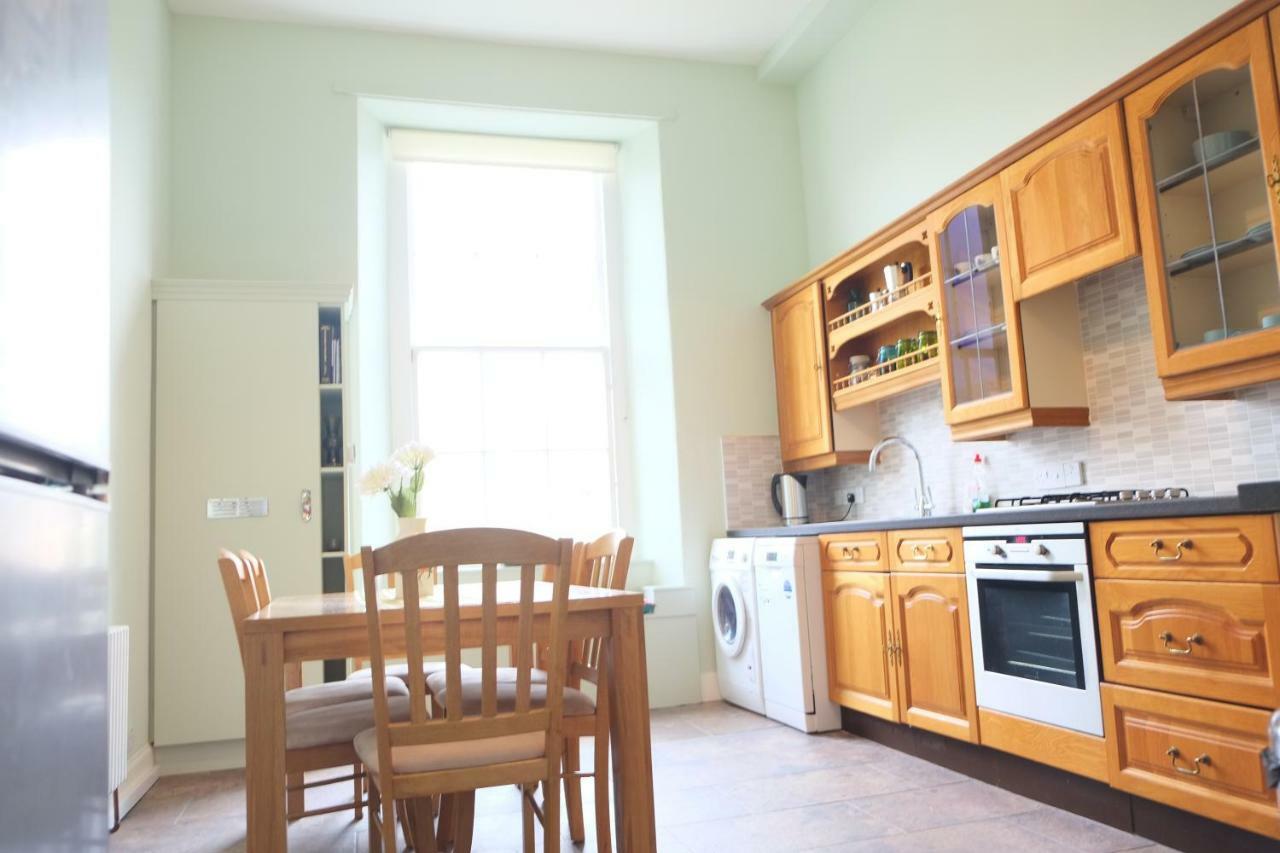 Apartment Stylish New Town Property: With Secure Off Street Parking *