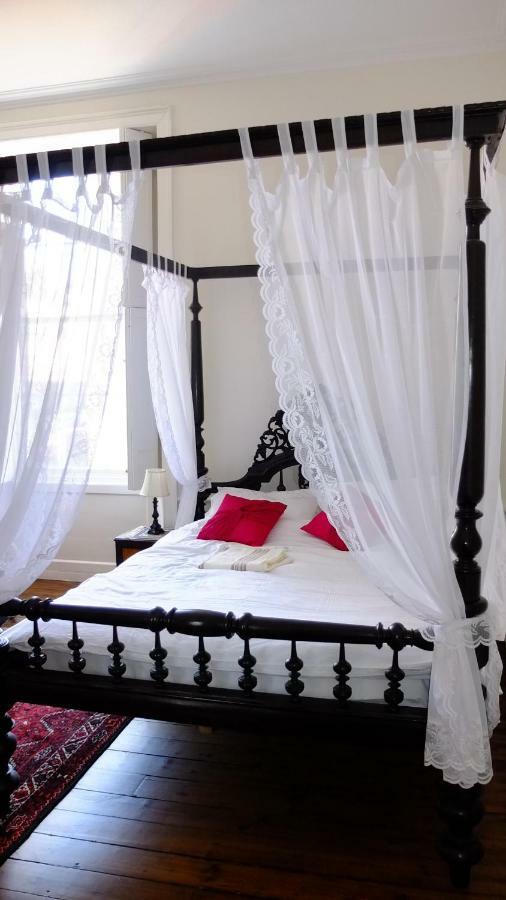 Stylish New Town Property: With Secure Off Street Parking Apartment EDI