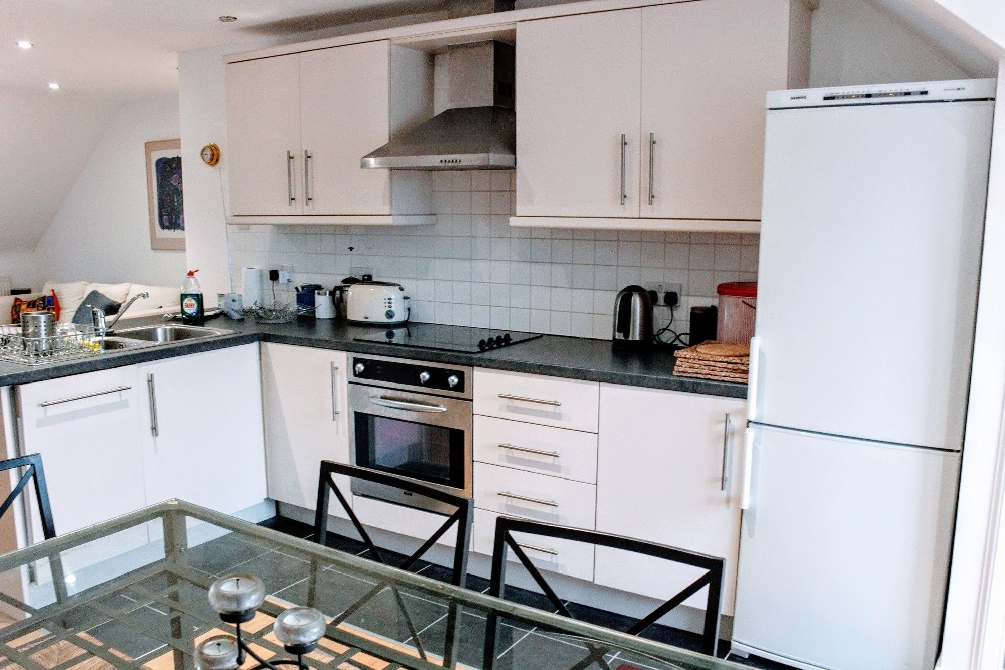 2 Bedroom Penthouse On Royal Mile *