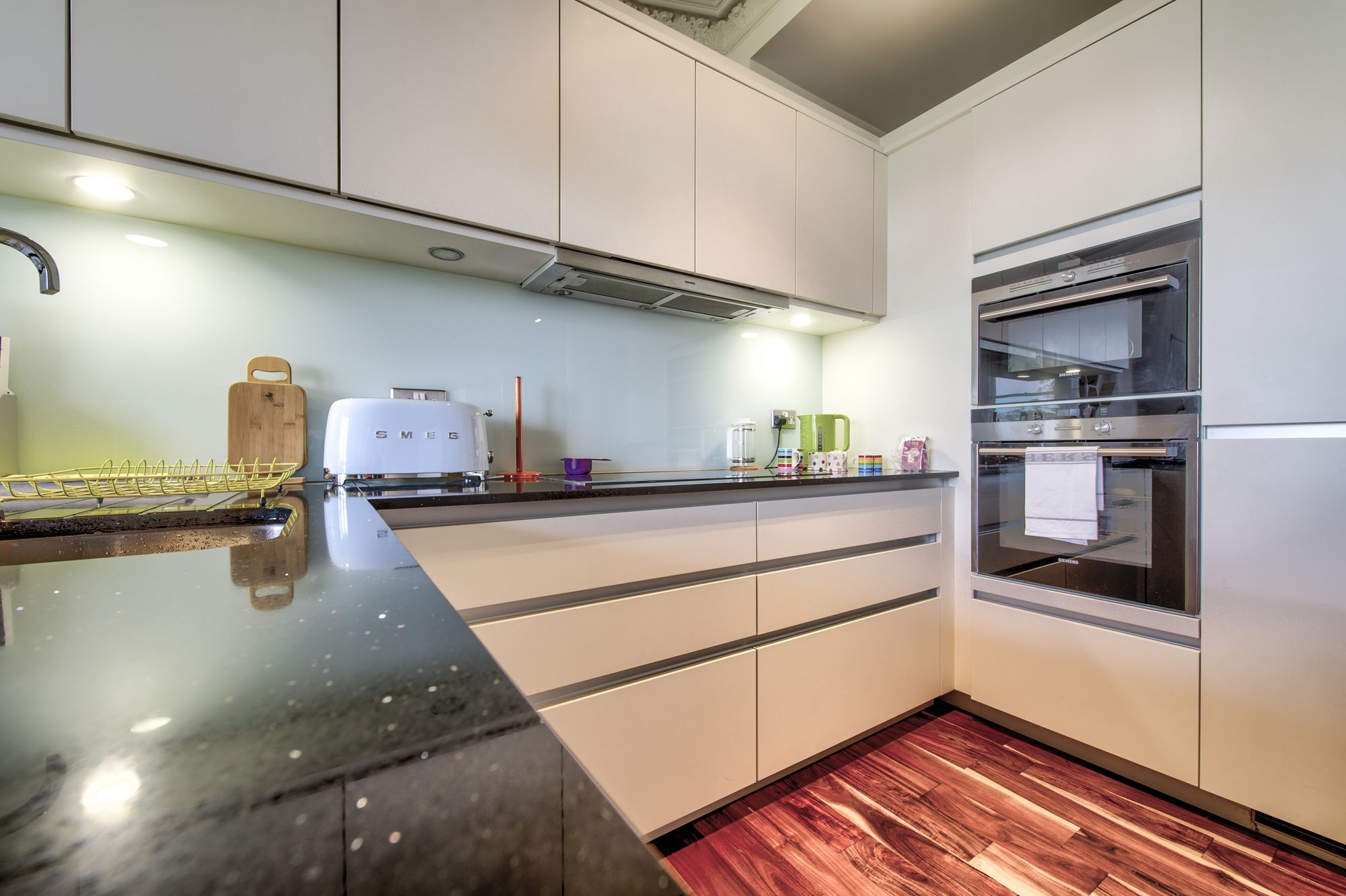 Bank Street Apartment Edinburgh