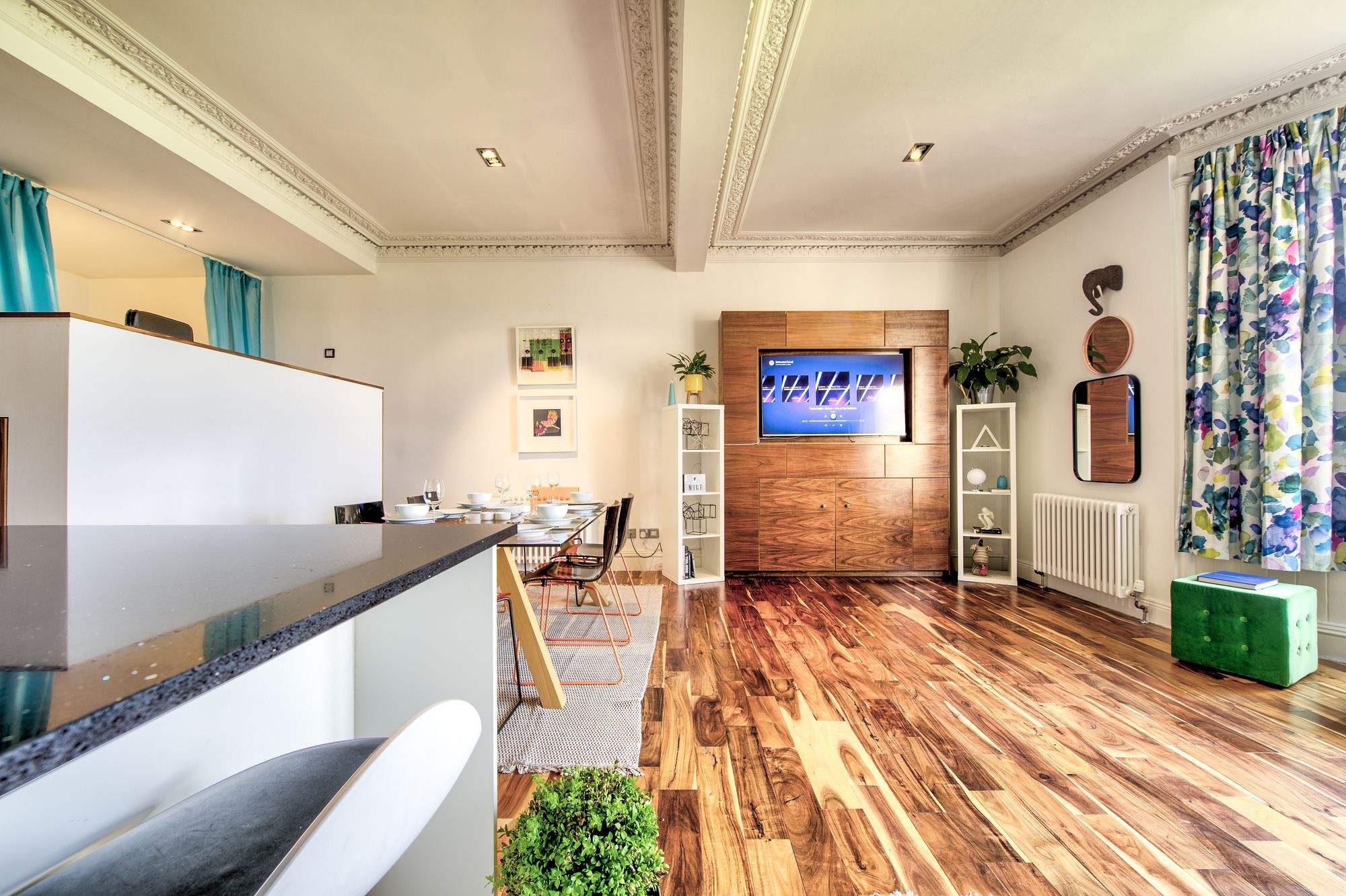 Bank Street Apartment *