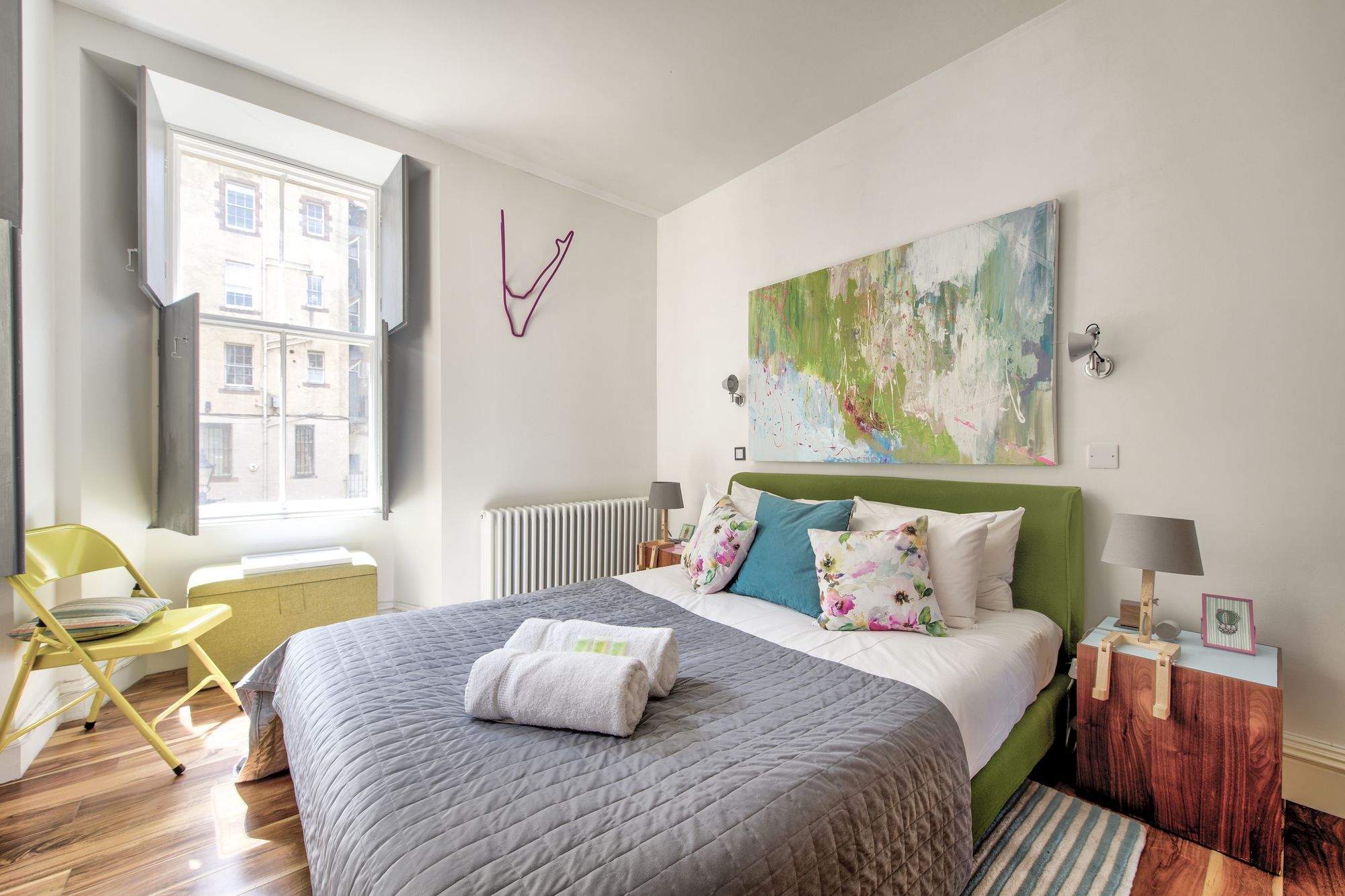Apartment Bank Street Edinburgh