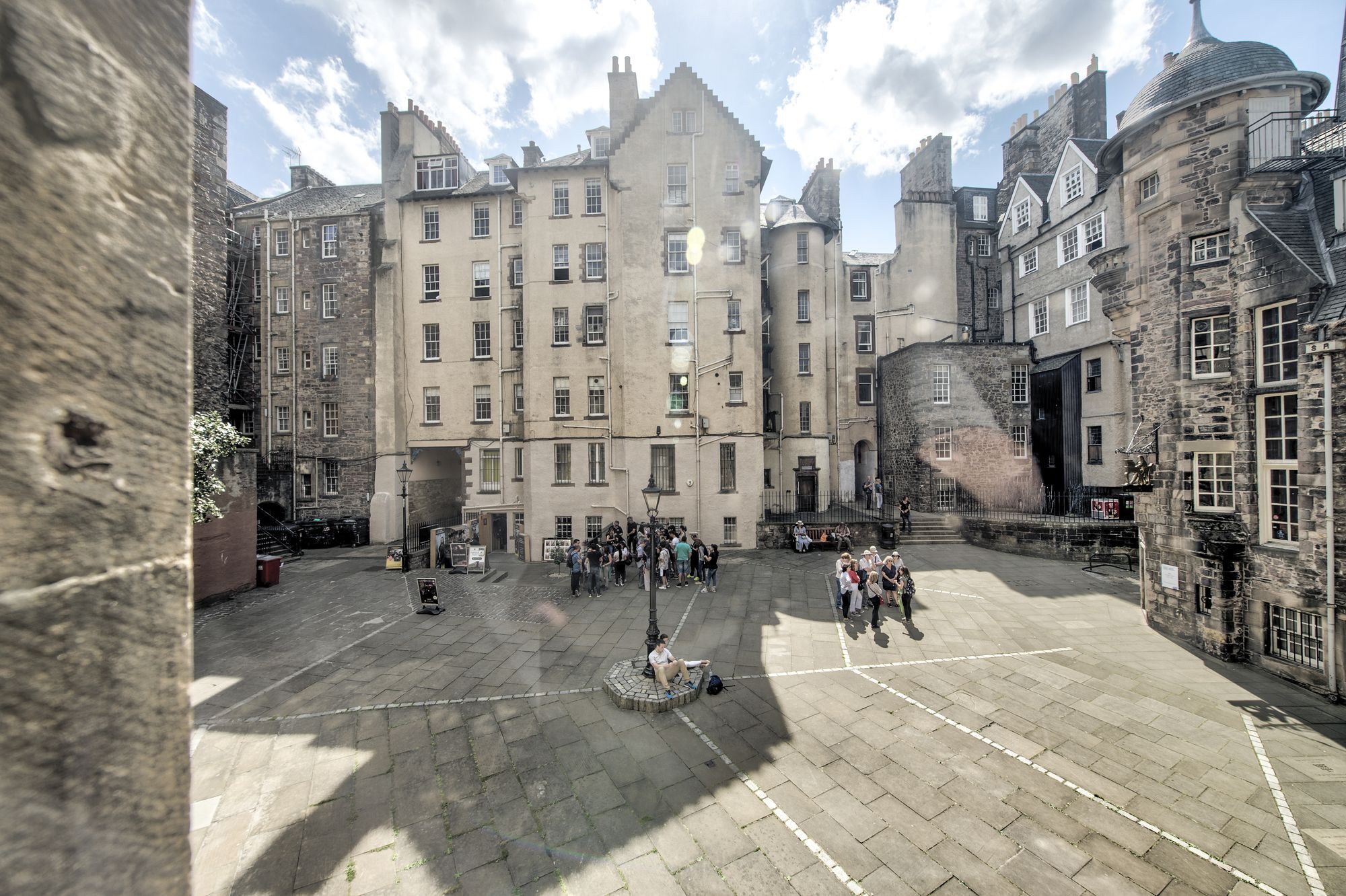 Apartment Bank Street Edinburgh