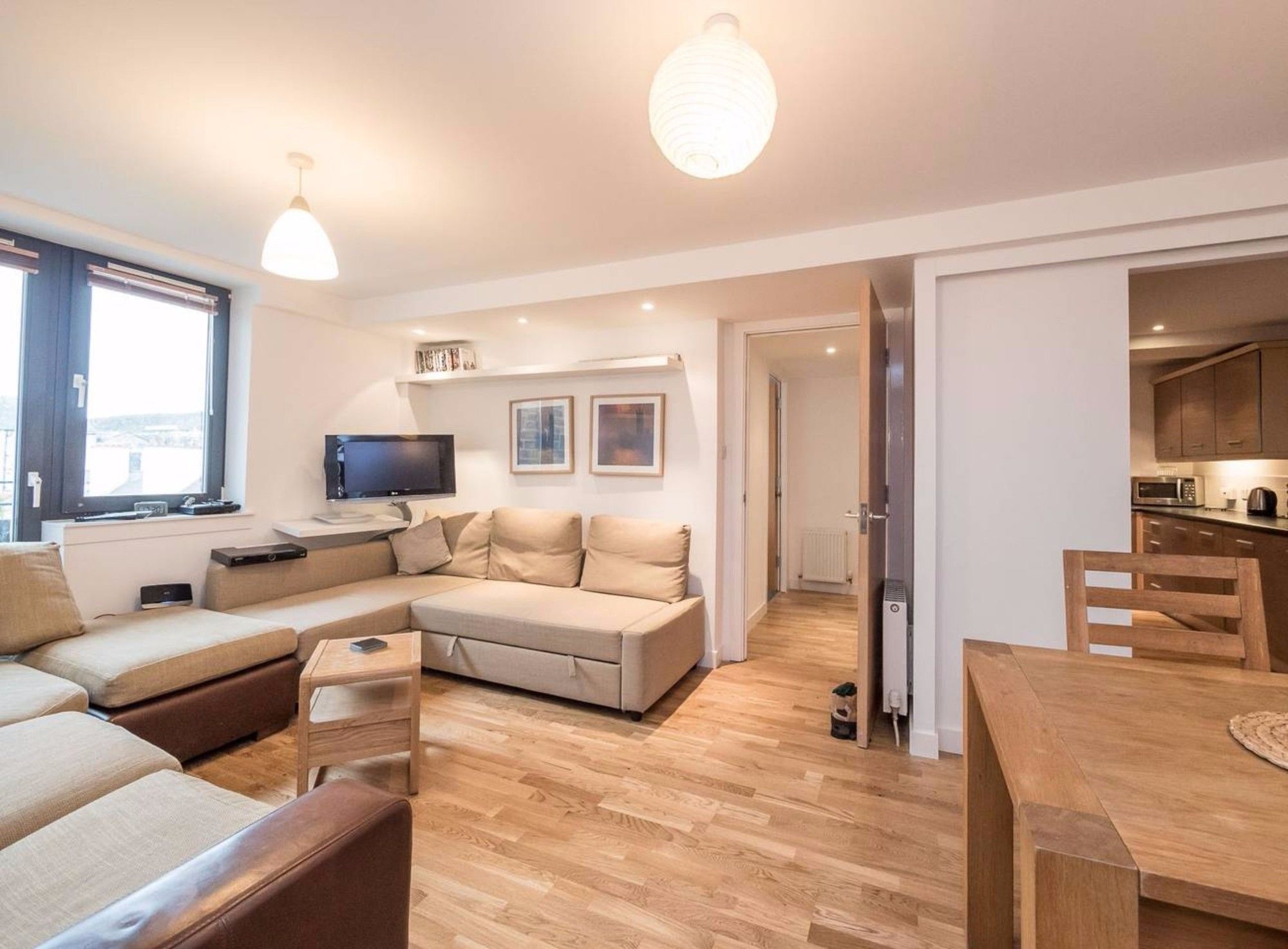 2 Bedroom Off Royal Mile Apartment Edinburgh