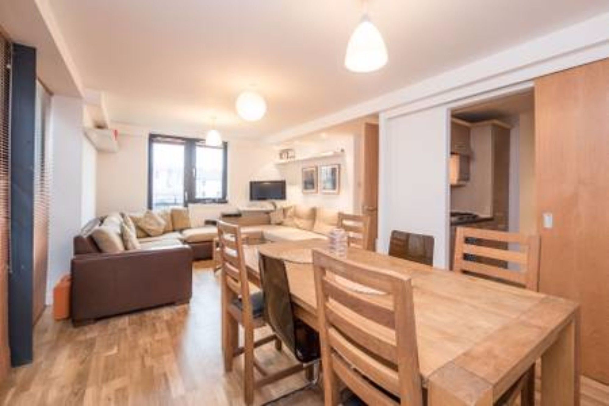 2 Bedroom Off Royal Mile *