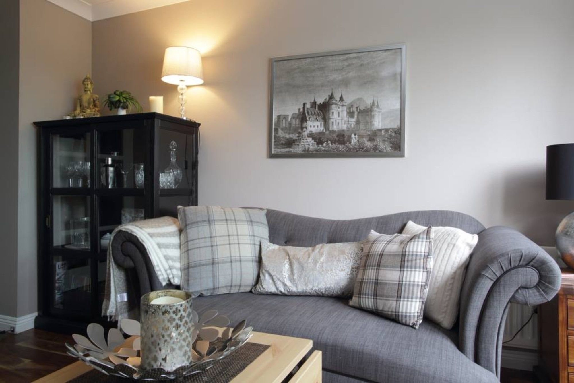 Apartment 2 Bedroom Flat With Garage Parking Edinburgh