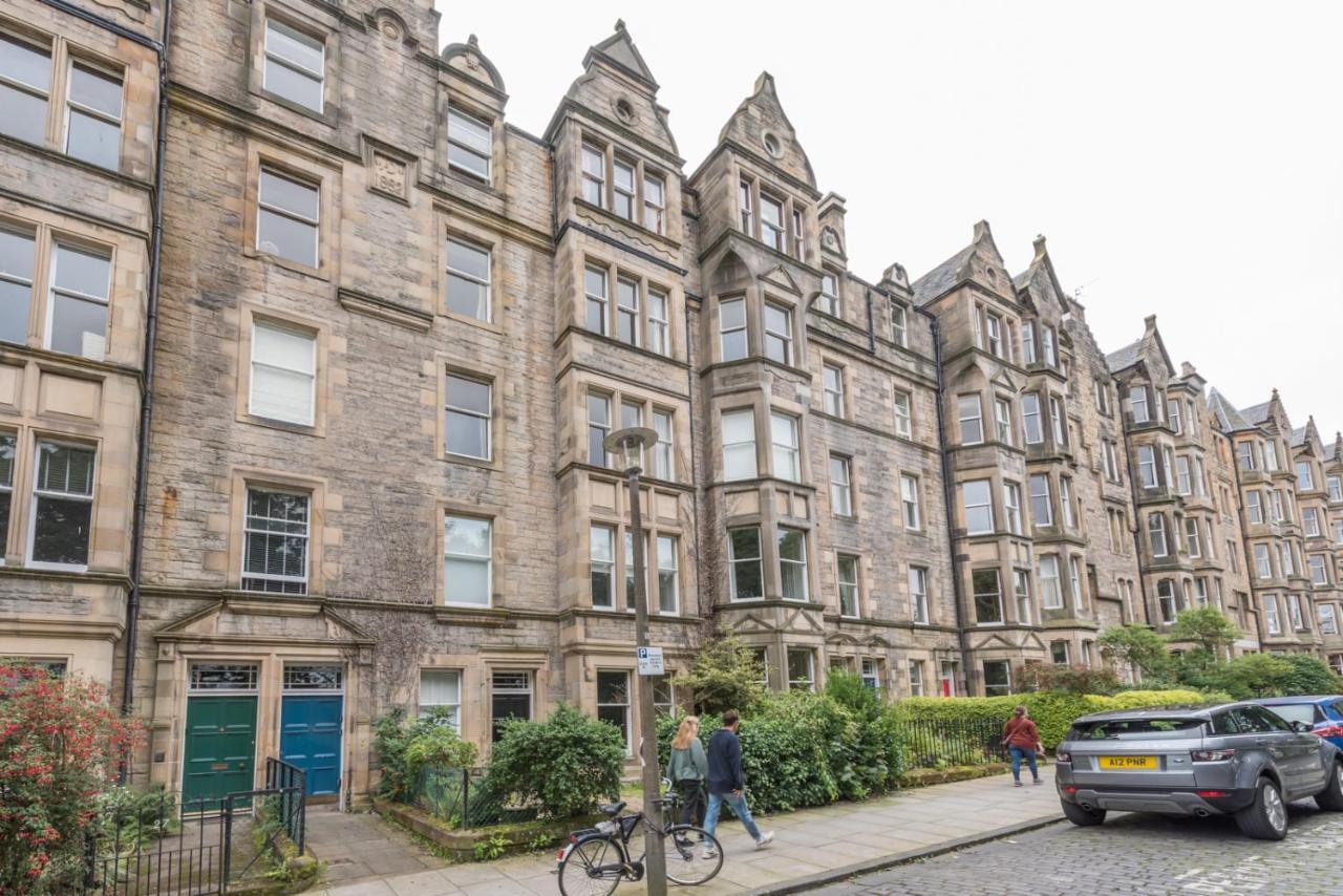 3 Bed Overlooking Meadows Park Apartment