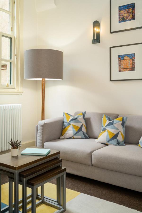 The King's Chamber Stunning Apartment, Royal Mile Close To Castle Apartment *