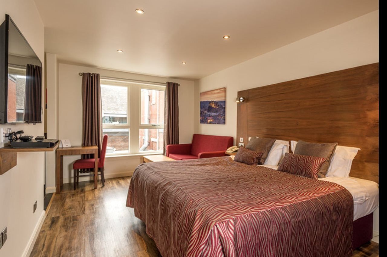 Holyrood Aparthotel 4*