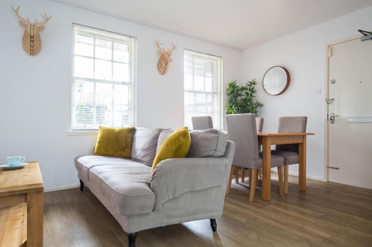 Modern Grassmarket Apartment Edinburgh