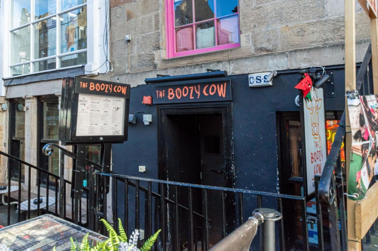 Tony Asga - Tony's Heart Of Centre Sleeps 2 * Edinburgh