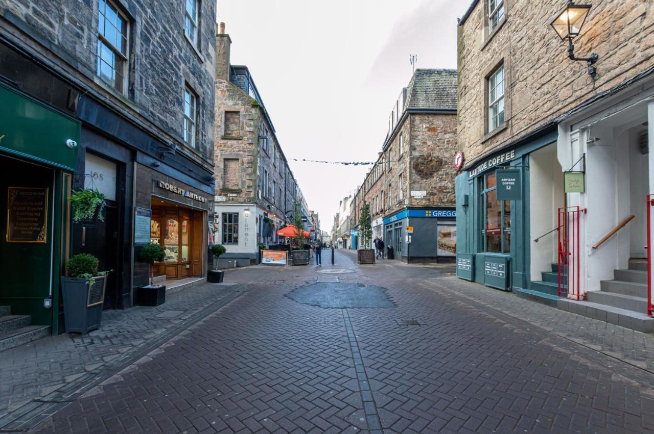 Tony Asga - Tony's Heart Of Centre Sleeps 2 * Edinburgh