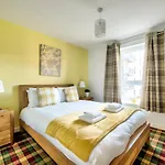 Charming 2BR Flat Fits 5 near Vibrant Leith