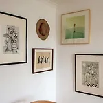 Chic Modern Apartment In Leith