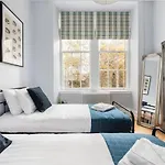 Luxury Royal Mile Retreat
