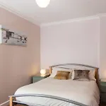Ground Floor, 1 Bedroom Edinburgh Apartment With Double Bed