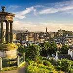 Fabulous Apartment On The Royal Mile