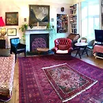Central Apartment With Parking, Original Art And Antiques