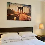 Modern 2 Bedroom City Centre Flat