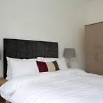 Stylish 2 Bedroom Bruntsfield Apartment In Edinburgh