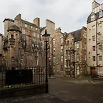Modern Studio Apartment On Royal Mile Great For Castle