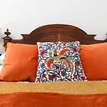 Traditional Luxury Apartment Sleeps 10
