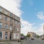 Stylish Georgian Flat In New Town