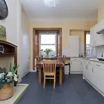 Elegant Traditional Edinburgh City Centre Flat