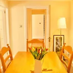 Altido Superb Terraced House With Patio In Leith