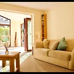 Altido Superb Terraced House With Patio In Leith
