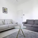Beautiful Scandi-Inspired One Bed In Stockbridge