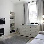 Beautiful Scandi-Inspired One Bed In Stockbridge