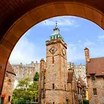 Well Court Apartment @ Dean Village