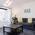 Joivy Beautiful Mews Home Near Princes Street