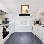 Joivy Beautiful Mews Home Near Princes Street
