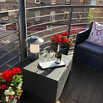 Remarkable 2 Bed Apartment In Edinburgh