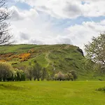 Royal Mile & Arthur\'S Seat Apt With Private Parking