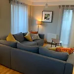 Bright Modern Apartment - Royal Mile