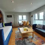 2 Bed Aprtmt- Waterfront, 5 Beds, Parking