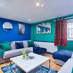 The Exquisite Edinburgh Duplex Sleeps 8