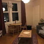 Lovely 1 Bedroom Apartment Near Edinburgh City Centre
