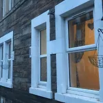 Lovely 1 Bedroom Apartment Near Edinburgh City Centre