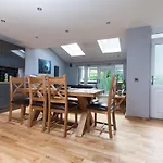 Luxury Arthur Seat Viewtownhouse With A Hot Tub