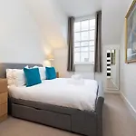Joivy Contemporary And Vibrant 1Br Flat Near Princes Street