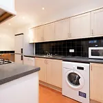 Altido Astonishing And Airy 1Br Apt Right In The City Centre