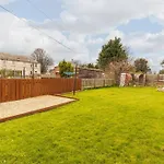 Beautiful 2 Bedroom Flat In Edinburgh