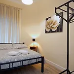 Pitt Street Apartments