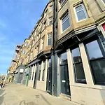 Trendy And Newly Reno\'D 1 Bed Nr The Meadows
