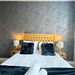 Trendy And Newly Reno\'D 1 Bed Nr The Meadows